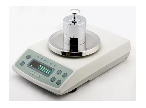 最大稱量1-3kg，精度0.01g電子天平